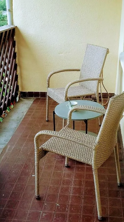 Zozi Csaladi Apartman Hotel Eger