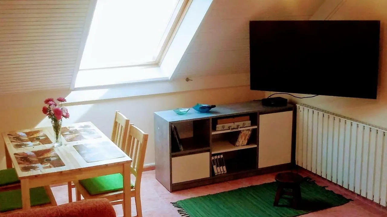 Zozi Csaladi Apartman Hotel Eger